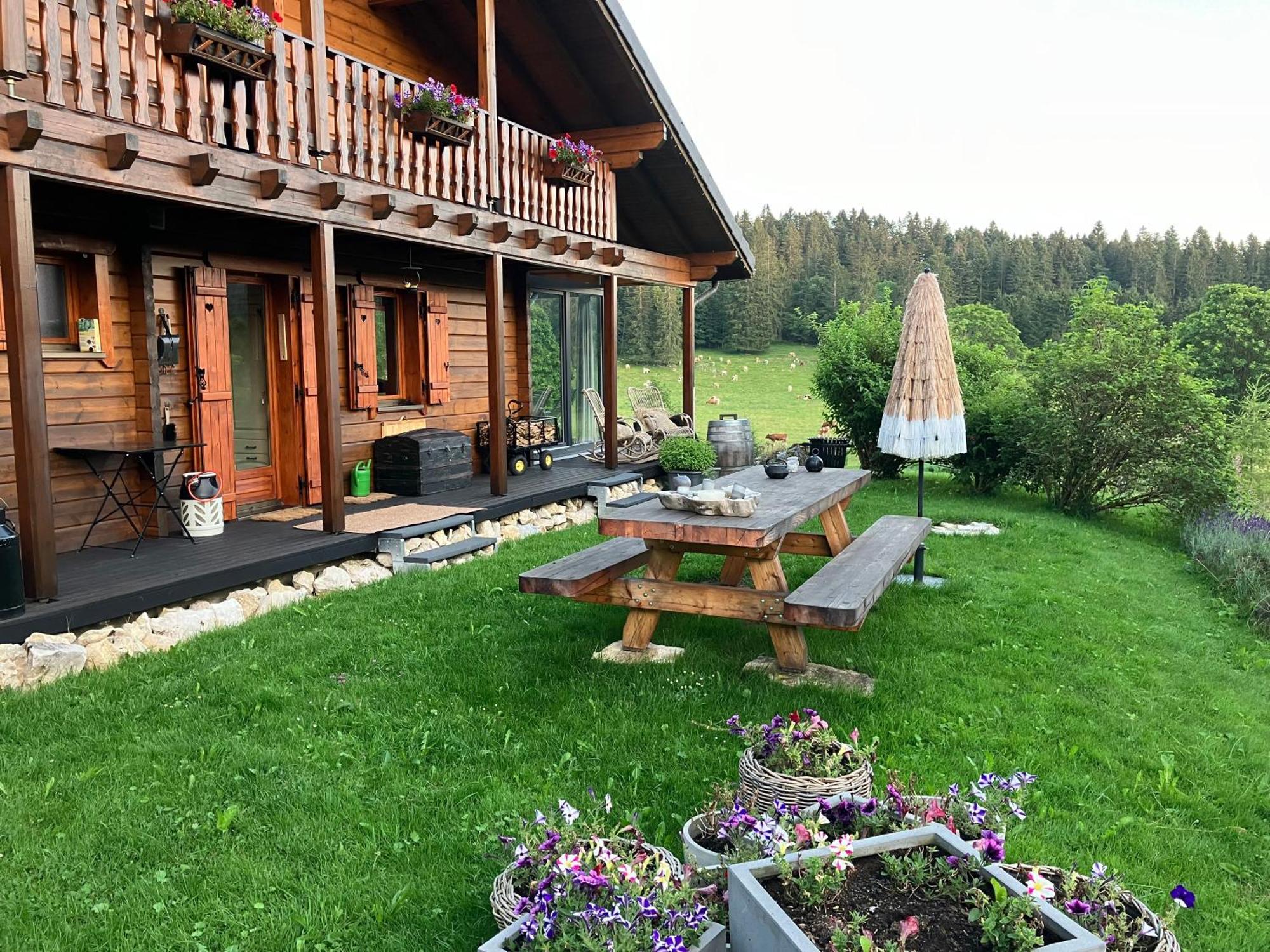 Les Savagnieres - Chambre Chez L Habitant Saint-Imier ภายนอก รูปภาพ